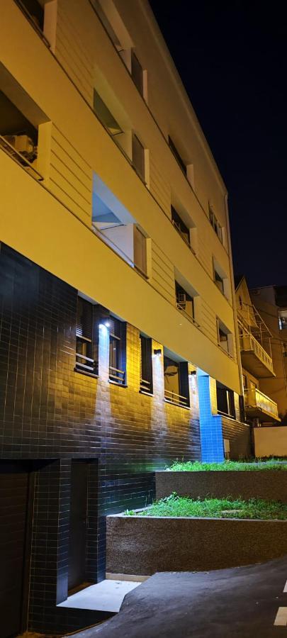 Zvezdara Blue Star Apartment Belgrade Luaran gambar